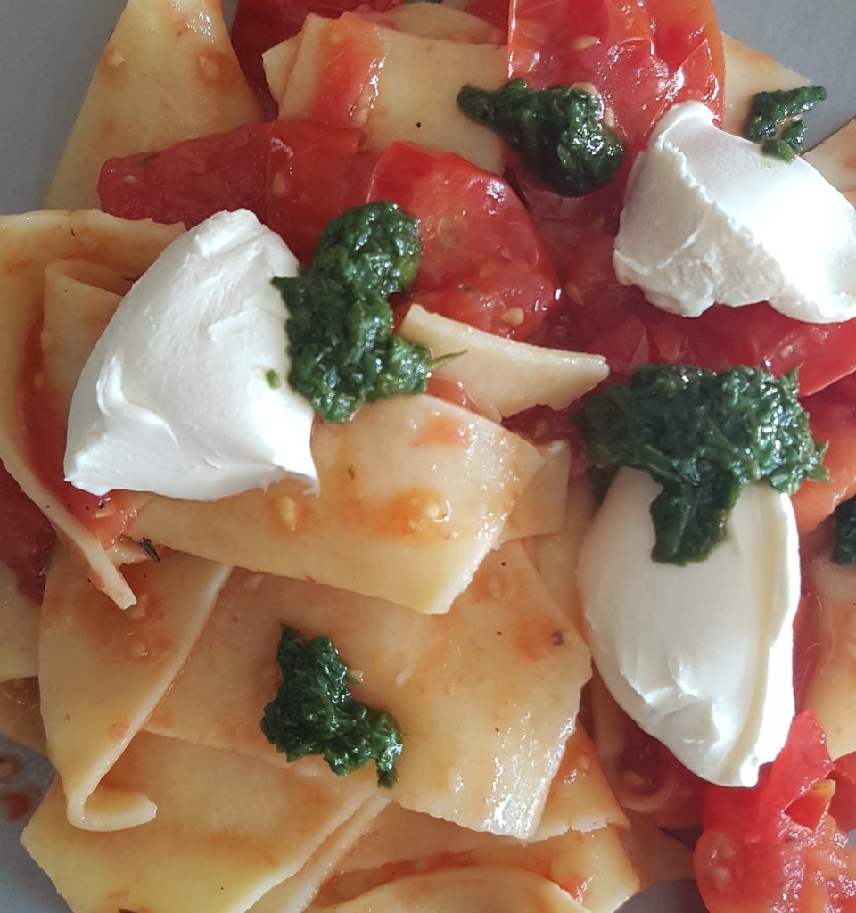 Tealicious by Louise Pasta met geroosterde tomaten